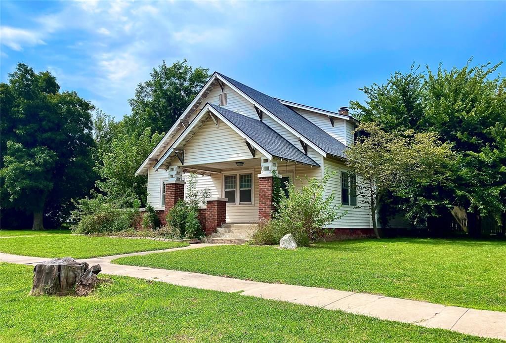 322 N Spencer Avenue, Hinton, OK 73047