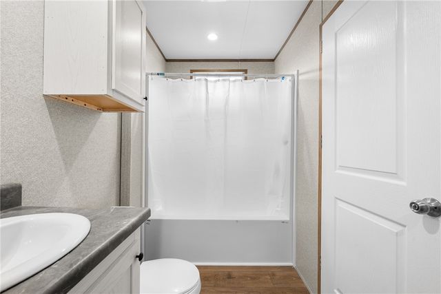 205 Setting Way, Navasota, TX 77868