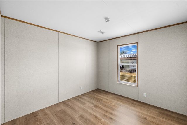 205 Setting Way, Navasota, TX 77868