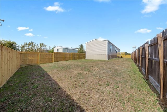 205 Setting Way, Navasota, TX 77868