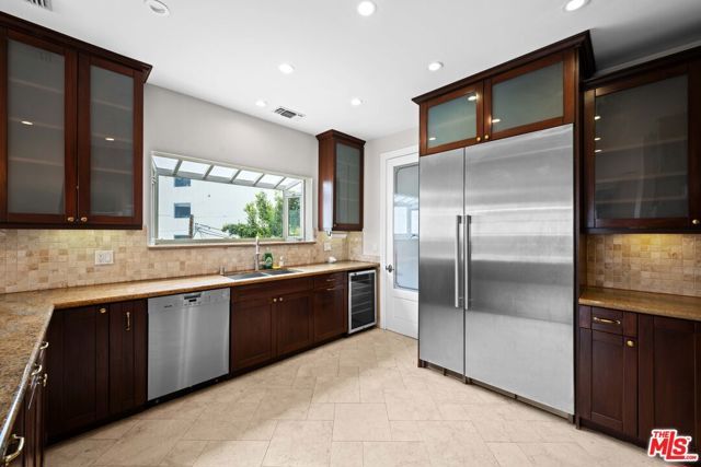 420 S Beverwil Drive B, Beverly Hills, CA 90212