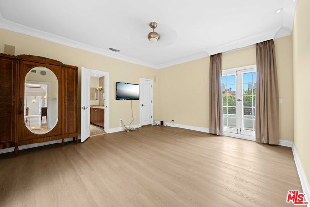 420 S Beverwil Drive B, Beverly Hills, CA 90212