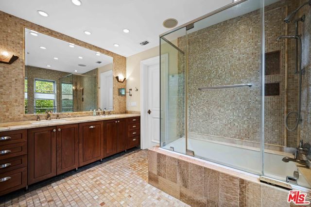 420 S Beverwil Drive B, Beverly Hills, CA 90212