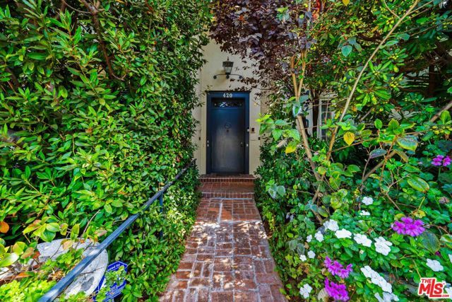 420 S Beverwil Drive B, Beverly Hills, CA 90212