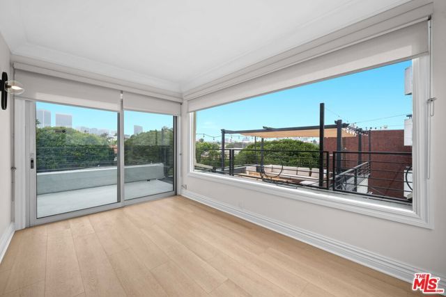 420 S Beverwil Drive B, Beverly Hills, CA 90212