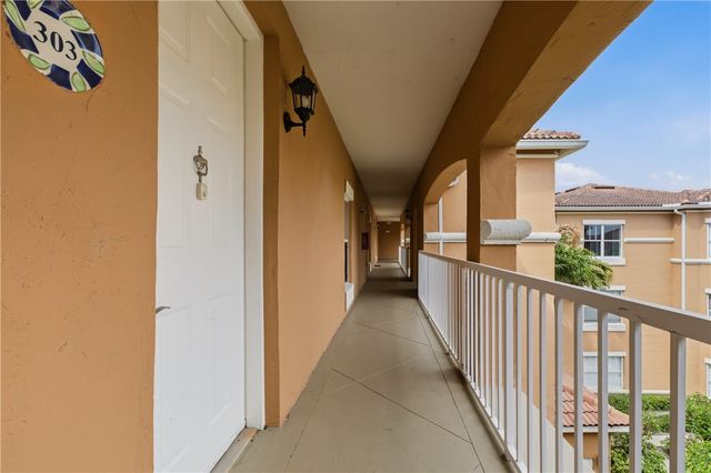 5035 Fairways Circle C303, Vero Beach, FL 32967
