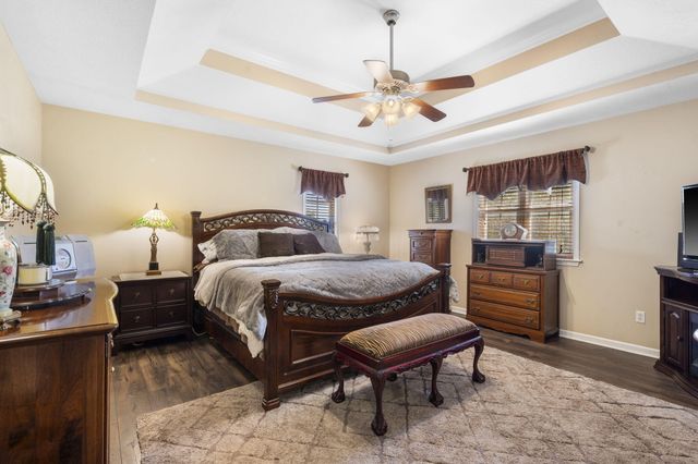 1522 W Porterfield Drive, Nixa, MO 65714