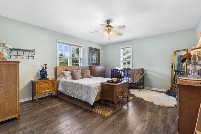 1522 W Porterfield Drive, Nixa, MO 65714