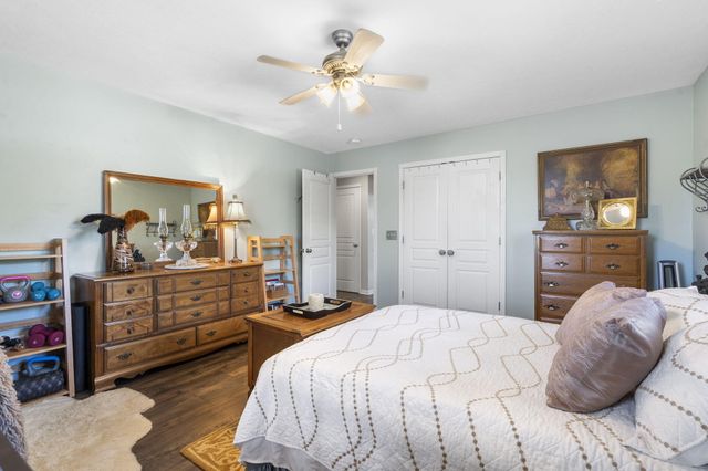 1522 W Porterfield Drive, Nixa, MO 65714