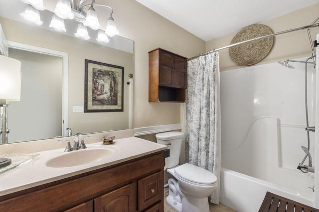 1522 W Porterfield Drive, Nixa, MO 65714