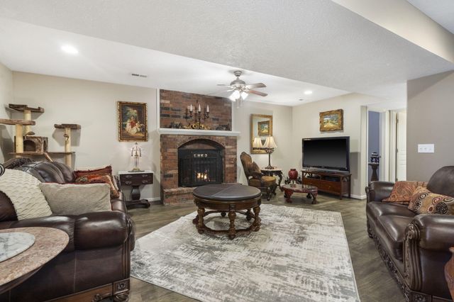 1522 W Porterfield Drive, Nixa, MO 65714