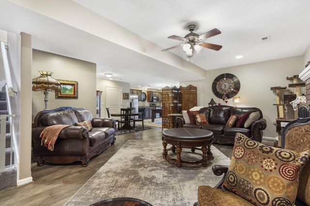 1522 W Porterfield Drive, Nixa, MO 65714