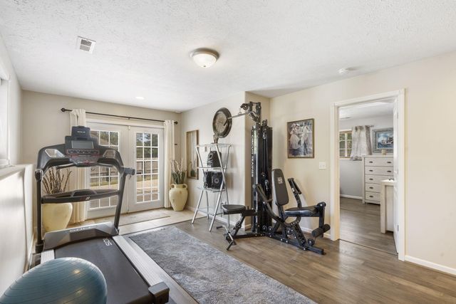 1522 W Porterfield Drive, Nixa, MO 65714