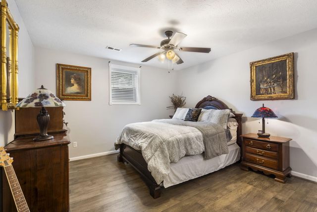 1522 W Porterfield Drive, Nixa, MO 65714