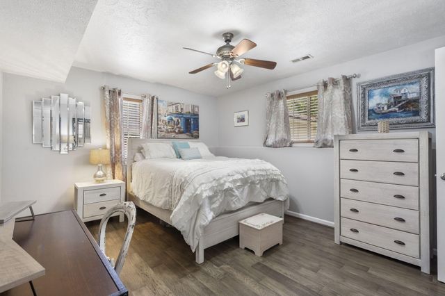 1522 W Porterfield Drive, Nixa, MO 65714