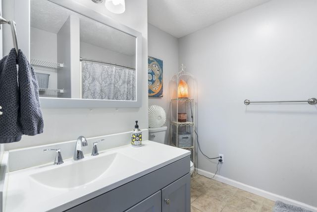 1522 W Porterfield Drive, Nixa, MO 65714