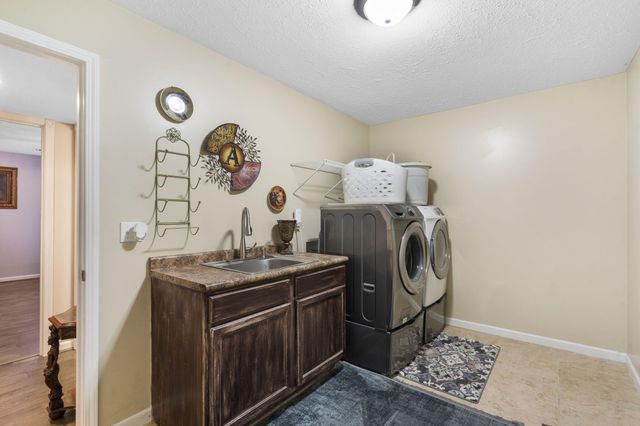 1522 W Porterfield Drive, Nixa, MO 65714