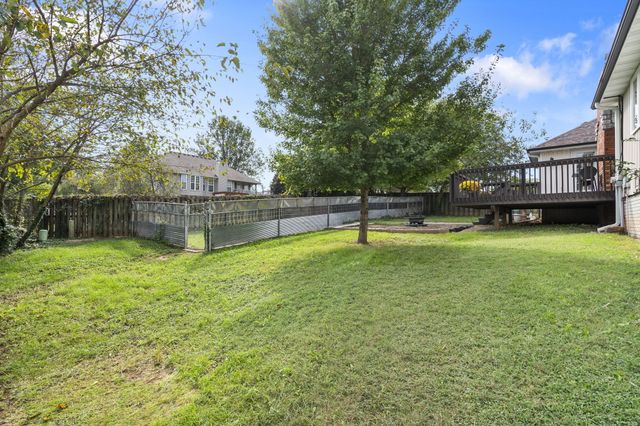 1522 W Porterfield Drive, Nixa, MO 65714