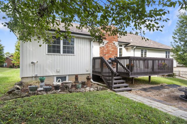 1522 W Porterfield Drive, Nixa, MO 65714