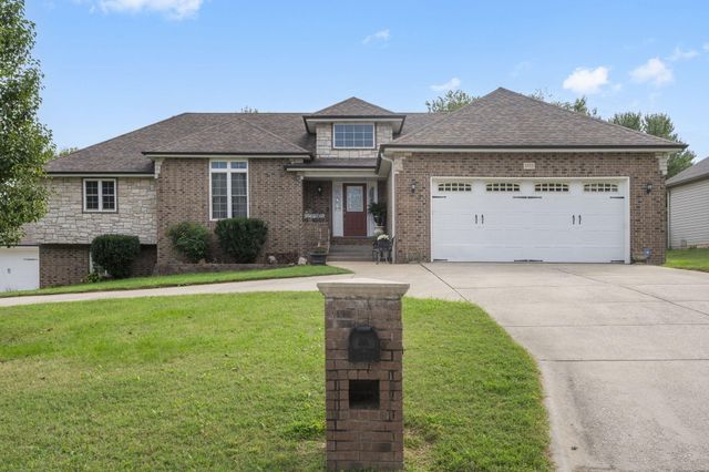 1522 W Porterfield Drive, Nixa, MO 65714