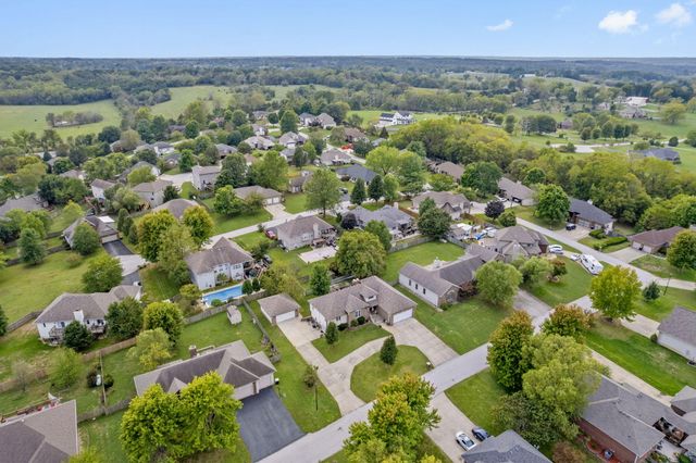 1522 W Porterfield Drive, Nixa, MO 65714