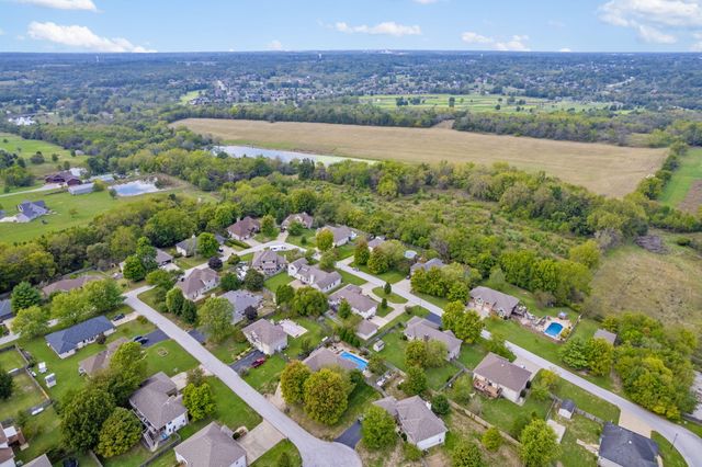 1522 W Porterfield Drive, Nixa, MO 65714