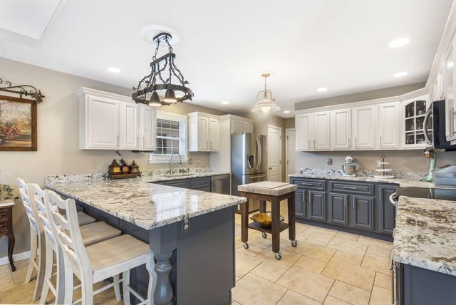 1522 W Porterfield Drive, Nixa, MO 65714