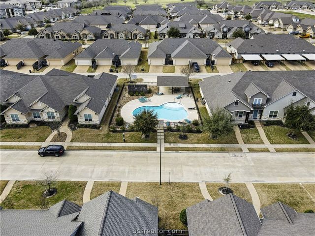 3825 Silverthorne Lane, College Station, TX 77845