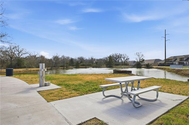 3825 Silverthorne Lane, College Station, TX 77845