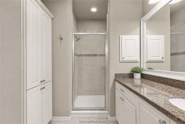 3825 Silverthorne Lane, College Station, TX 77845