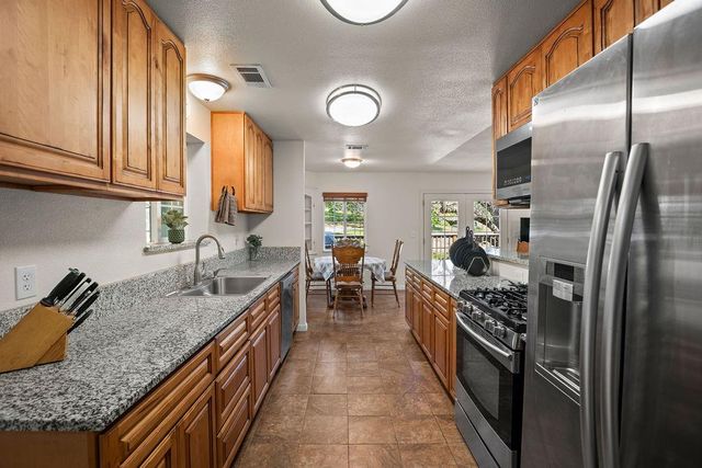 7301 Grizzly Flat Rd, Somerset, CA 95684