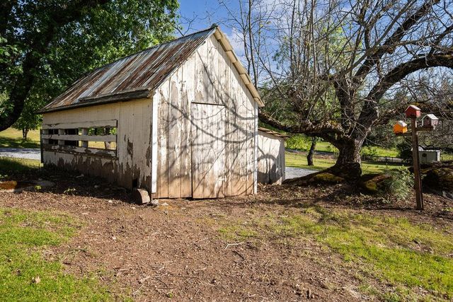 7301 Grizzly Flat Rd, Somerset, CA 95684