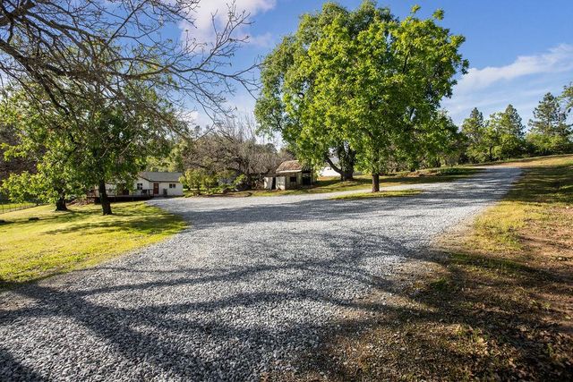 7301 Grizzly Flat Rd, Somerset, CA 95684