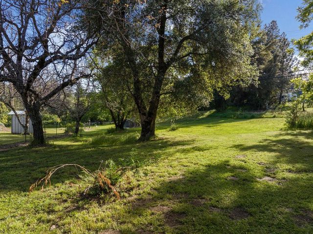 7301 Grizzly Flat Rd, Somerset, CA 95684