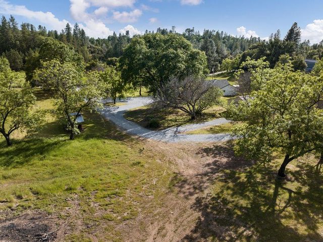 7301 Grizzly Flat Rd, Somerset, CA 95684