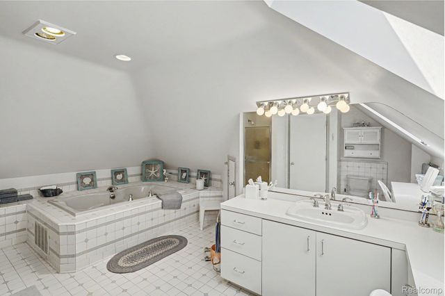 1792 Lockwood, Highland Charter Township, MI 48356