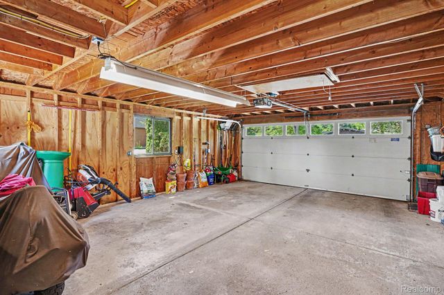 1792 Lockwood, Highland Charter Township, MI 48356