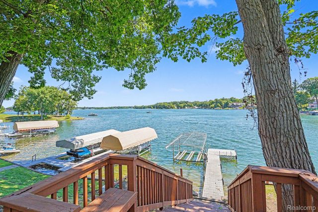 1792 Lockwood, Highland Charter Township, MI 48356