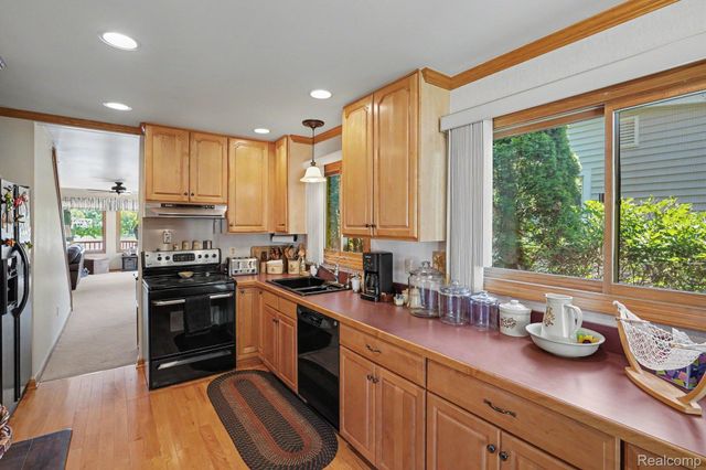 1792 Lockwood, Highland Charter Township, MI 48356