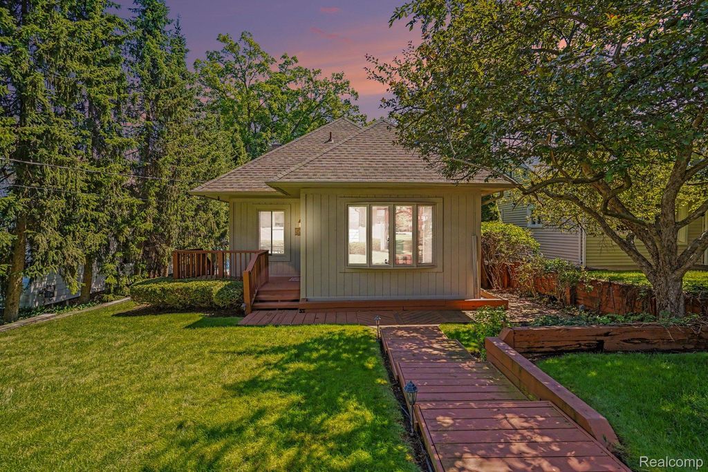 1792 Lockwood, Highland Charter Township, MI 48356