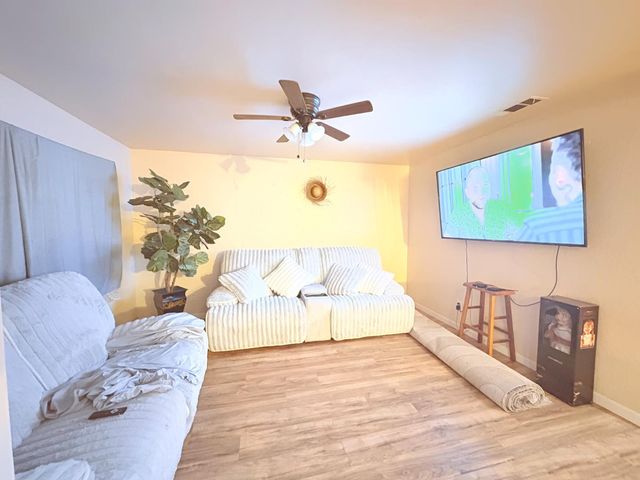 1833 W Pico, Fresno, CA 93705