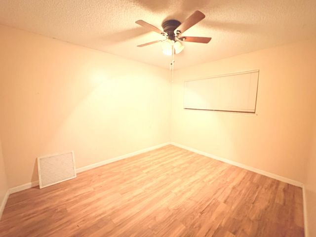 1833 W Pico, Fresno, CA 93705