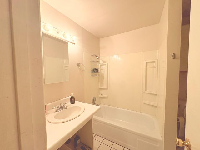 1833 W Pico, Fresno, CA 93705