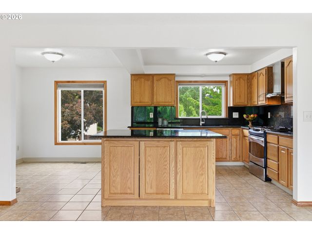12073 Se 116TH Ct, Happy Valley, OR 97086