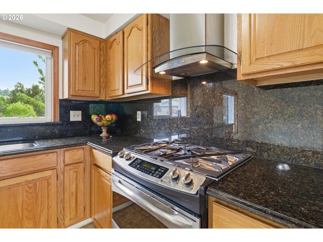 12073 Se 116TH Ct, Happy Valley, OR 97086