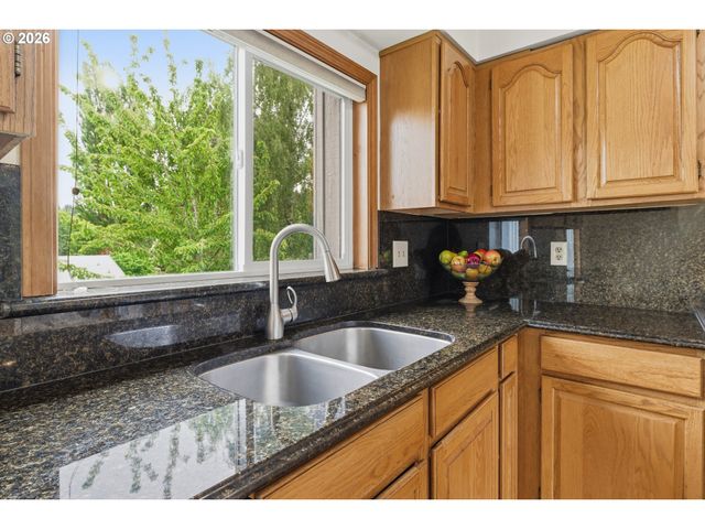 12073 Se 116TH Ct, Happy Valley, OR 97086