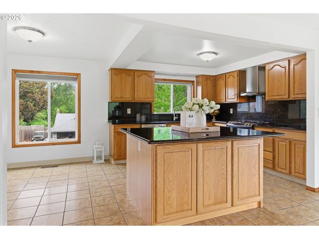 12073 Se 116TH Ct, Happy Valley, OR 97086