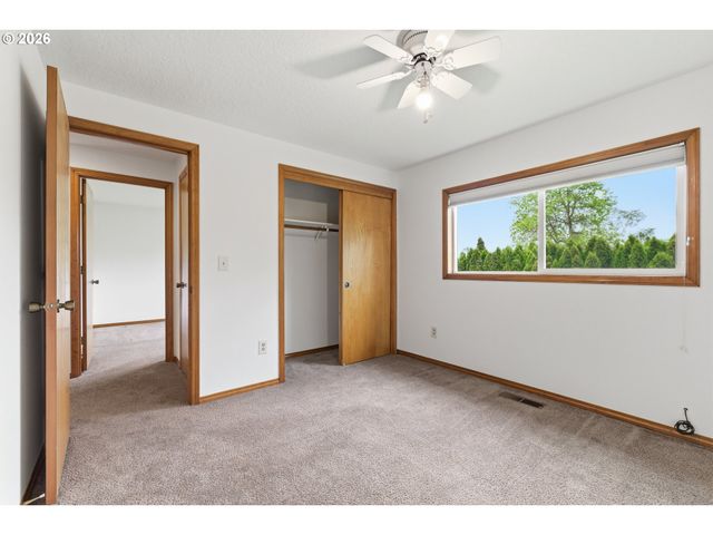 12073 Se 116TH Ct, Happy Valley, OR 97086