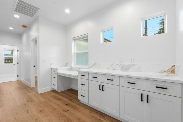 2909 57th St, Sacramento, CA 95817