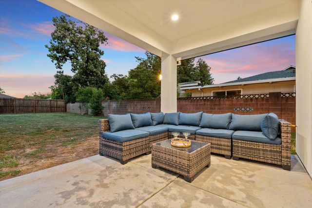 2909 57th St, Sacramento, CA 95817